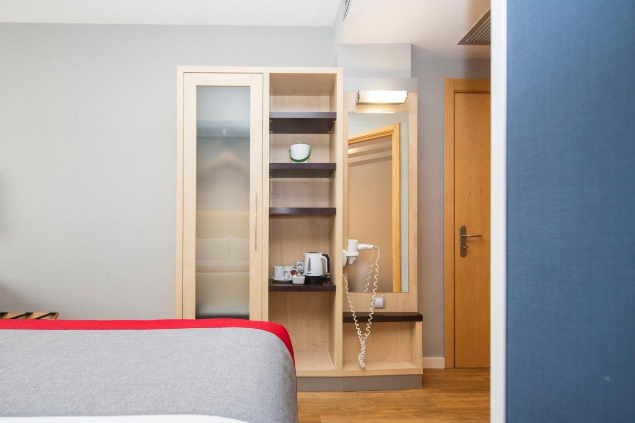 Holiday Inn Express Barcelona City 22@, An Ihg Hotel Εξωτερικό φωτογραφία